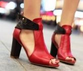 Sapato peep toe couro